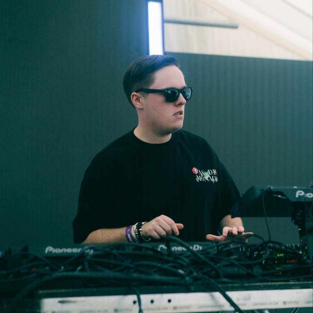 Max Isaac